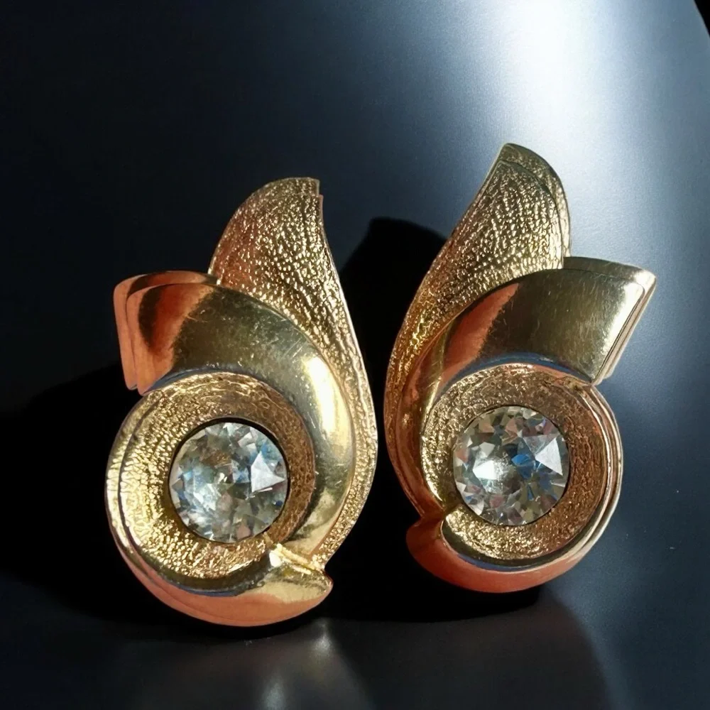 Signed Vintage Gold Tone Swirl Statement Clip-On Rhinestones Earrings Chunky - Picture 1 of 8